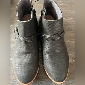 OLUKAI HO’OLU LEATHER ANKLE BOOT SZ 6 W